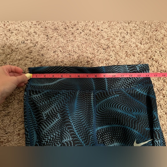 Nike Dri Fit Crop Leggings | Black & Blue | Size M - Picture 6 of 7